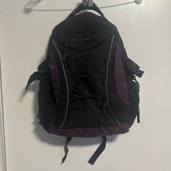 GUC: Samsonite travel backpack with comfort  padding, purple accents - Picture 1 of 6